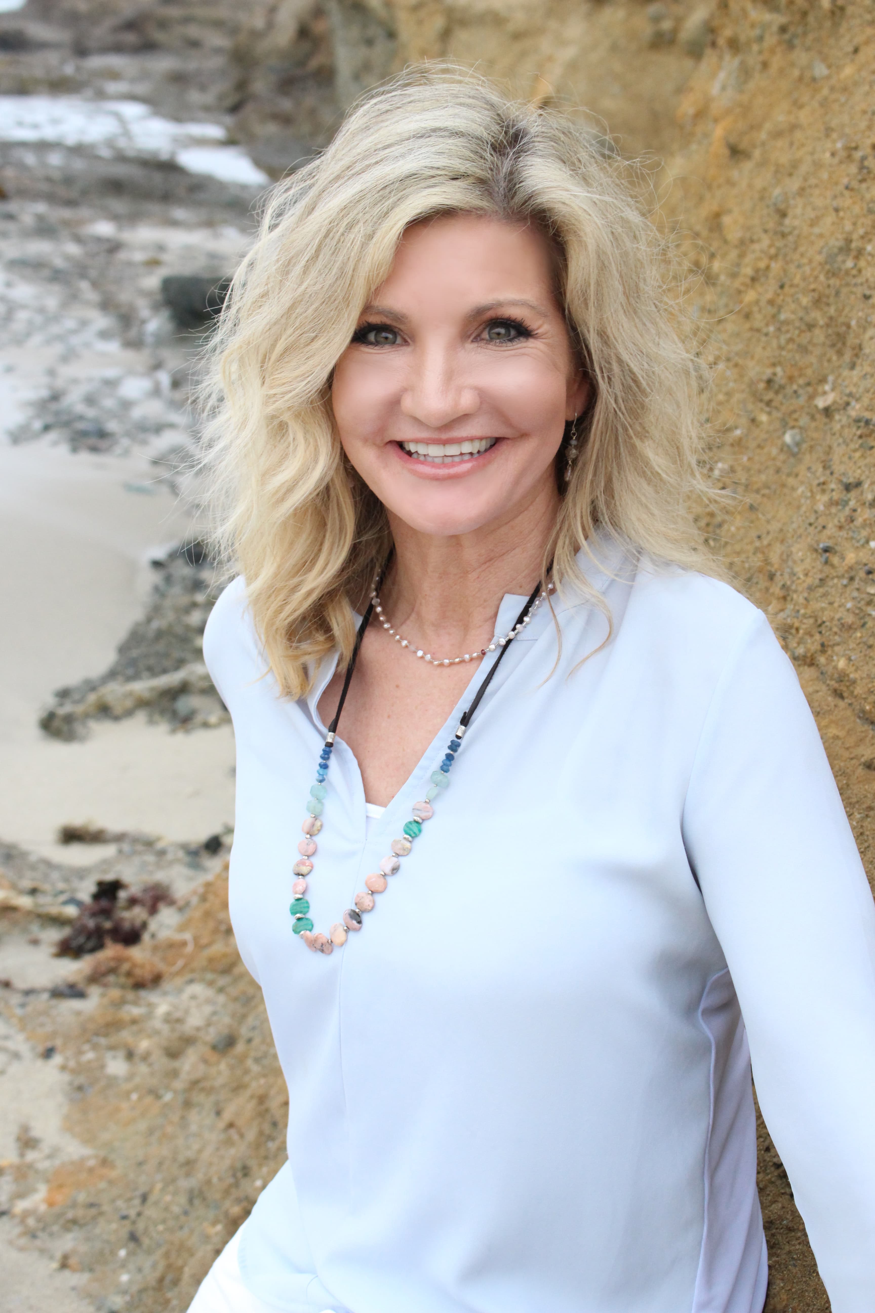 Dr. Lisa Gold professional headshot